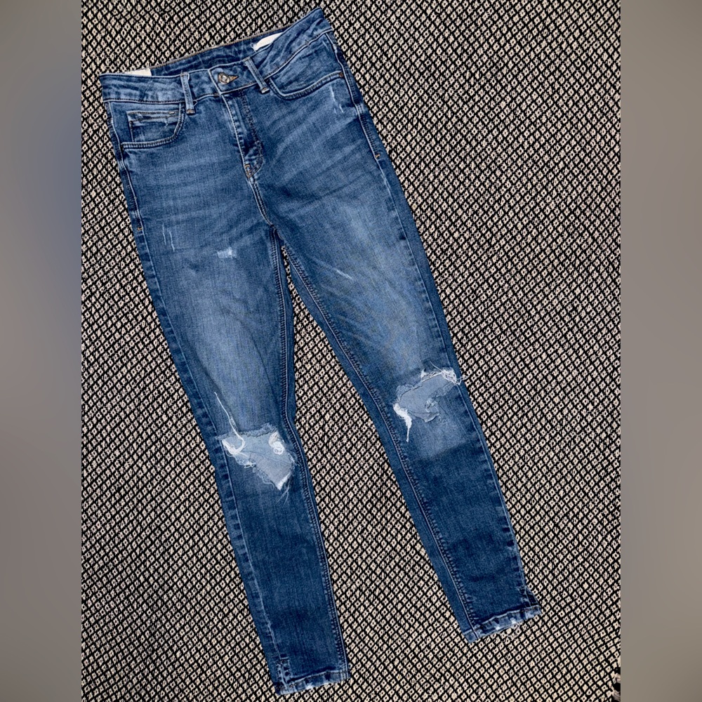 Zara Trafaluc Distressed Jeans - The Lady Skinny Crop - Ripped Knees - Size: 4